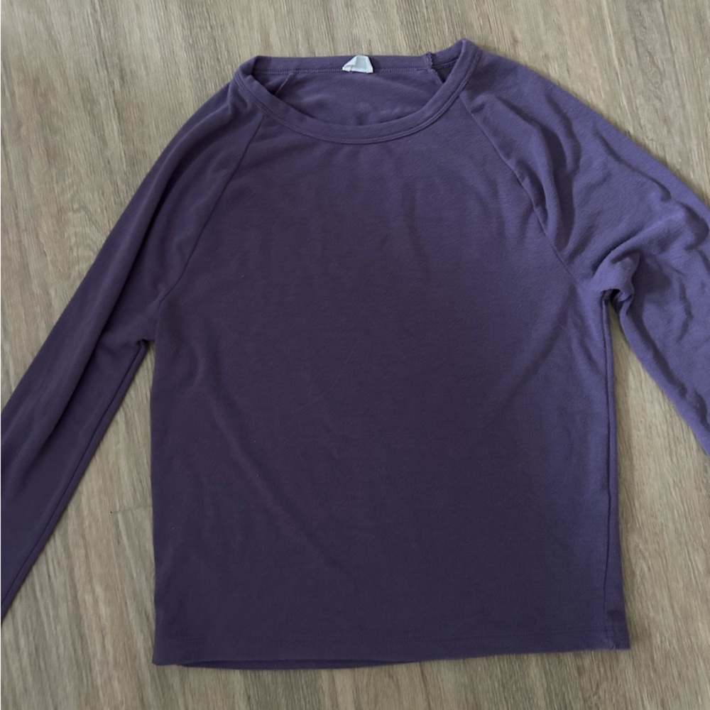 Aritzia Wilfred Free loung purple long sleeve